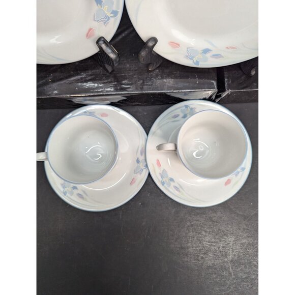 Fresh Flowers by Excel Iris 2 Footed Cups and Saucers with 2 Dessert Plate - Picture 8 of 10
